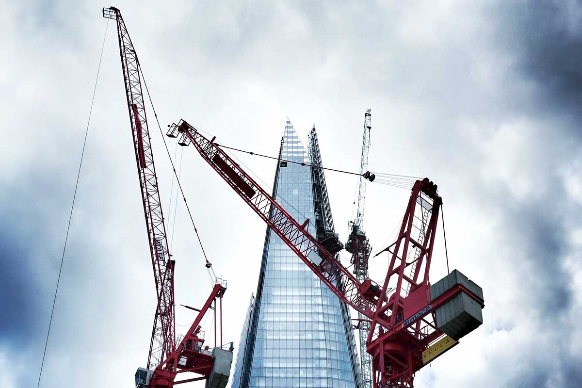 Chantier de construction avec grues